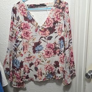 White house floral long sleeve